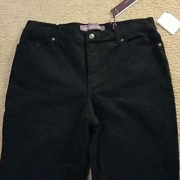 GLORIA VANDERBILT SLIMMING BLK JEANS. 12 - Picture 2 of 8